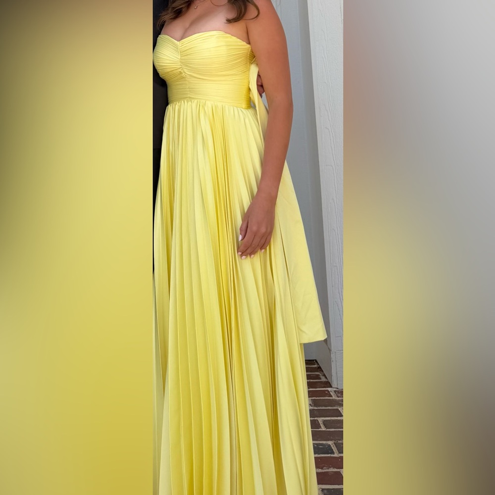 Yellow formal dress size 1/2